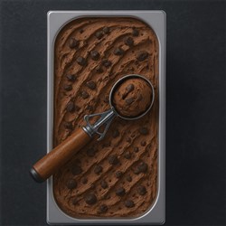 NUMOO TRIPLE CHOC CHIP ICE CREAM (5L)